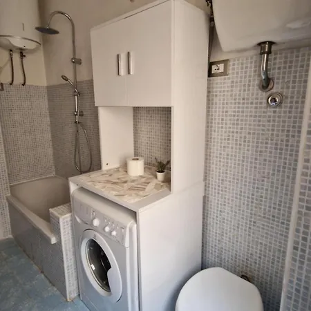 Entire Apartment-casal Bertone-tiburtina ローマ