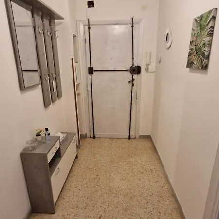 アパート Entire Apartment-casal Bertone-tiburtina ローマ